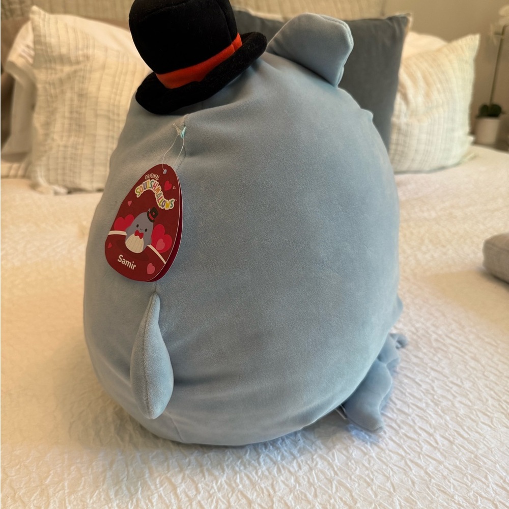 Samir the Whale Squishmallow – 14” Valentine’s Day Edition (S14 #919-8) - Picture 2 of 10